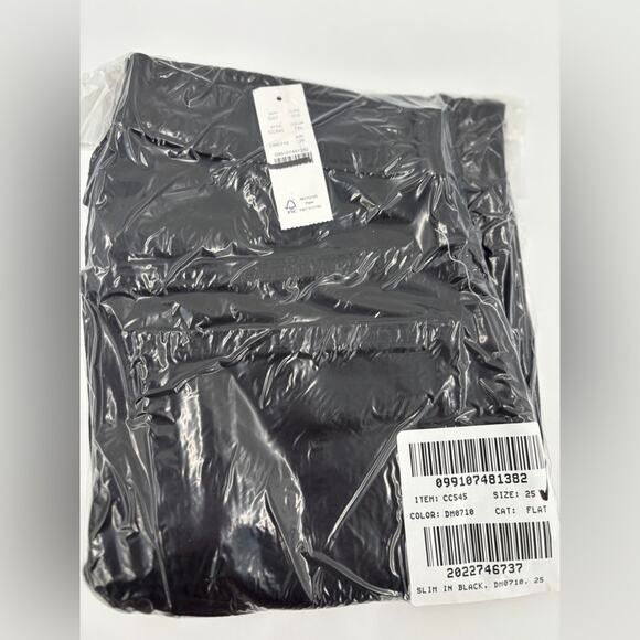 J.Crew Slim jean in True Black - Picture 4 of 5